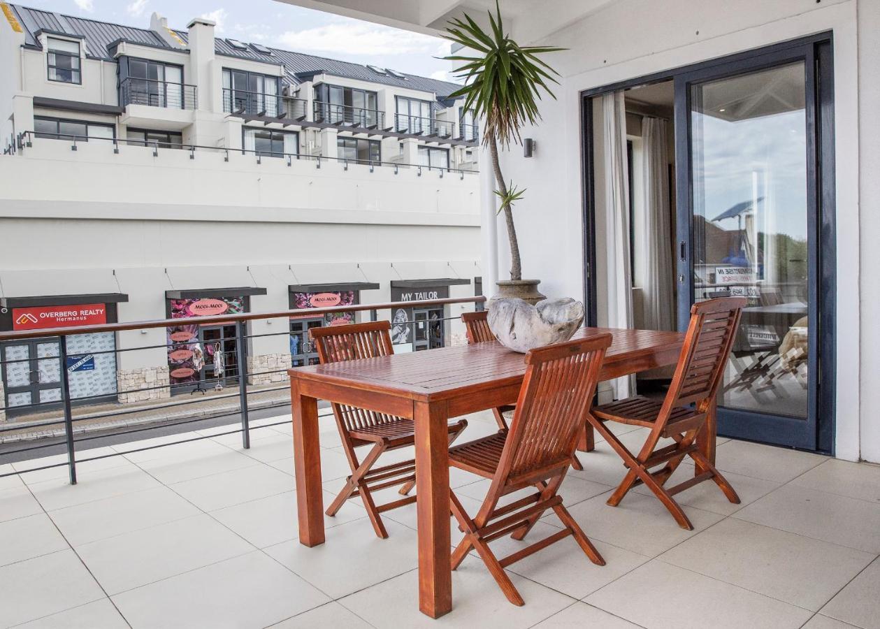 Marine Square Luxury Suites Hermanus Luaran gambar